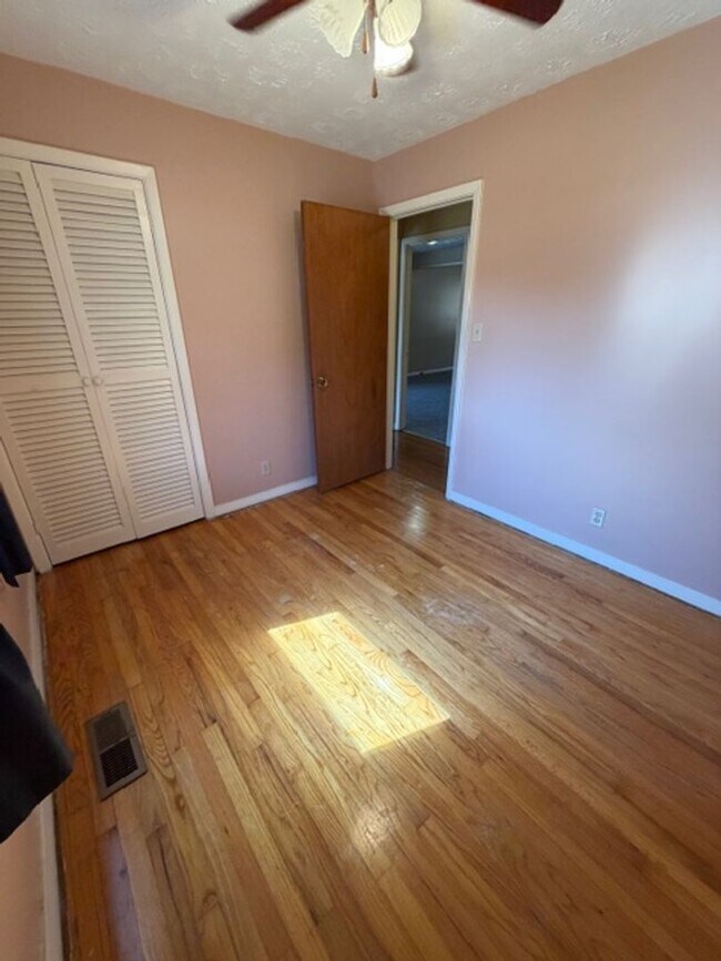 Building Photo - Charming 3 Bed, 2 Bath Warner Robins Home!