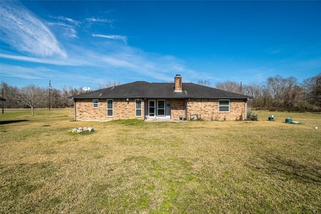 Building Photo - 140 Lakewood Dr