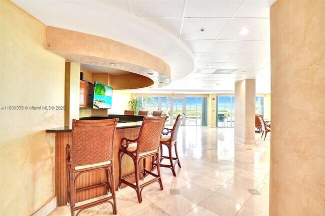 Building Photo - 16711 Collins Ave