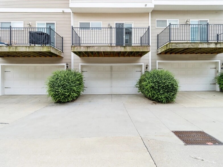 Building Photo - 620 Nantucket Pl