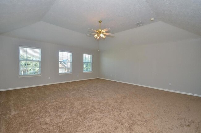 Building Photo - 5961 Whispering Lakes Dr