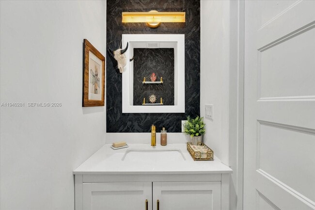 Building Photo - 8225 NE 8th Ct