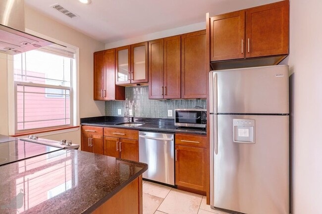Building Photo - 3573 Warder St NW