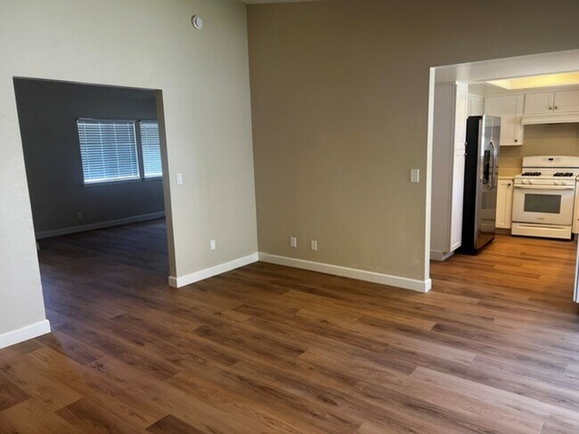 Building Photo - 133 Shadow Mountain Dr