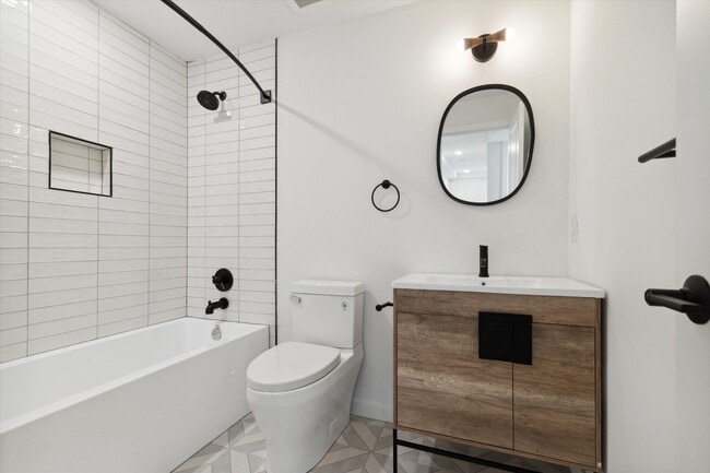 Building Photo - 1338 N 15th St