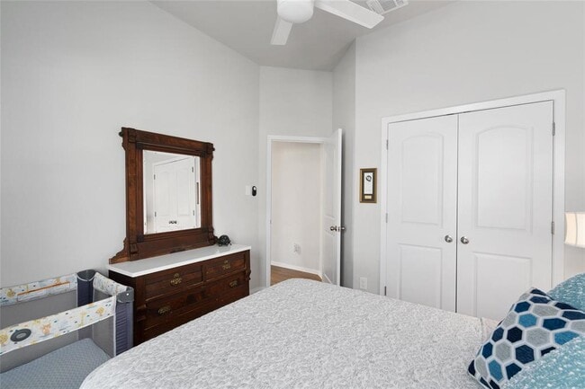 Building Photo - 208 Blue Agate Ct