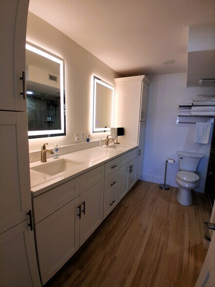Building Photo - 19 Whispering Sands Dr