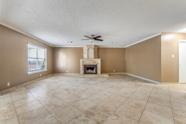 Building Photo - 9631 Hillside Trail