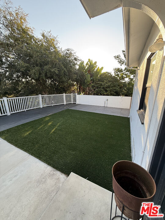 Building Photo - 4439 Don Zarembo Dr