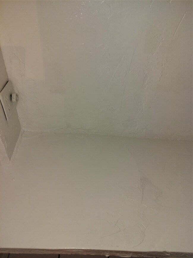 Building Photo - 3021 SW 1st Terrace