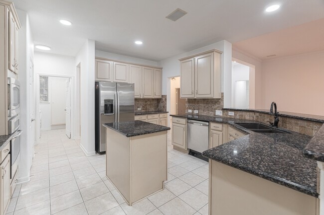 Building Photo - 22 Westwinds Cir