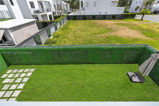 Building Photo - 10330 NW 68th St