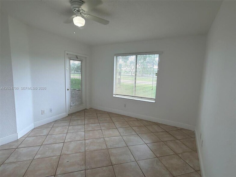 Building Photo - 1025 Coral Club Dr