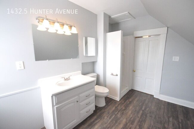 Building Photo - 1 Bed 1 Bath Close to Campus, Available Fa...