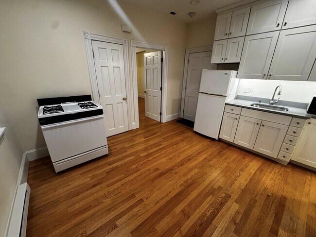 Primary Photo - 29 Revere St