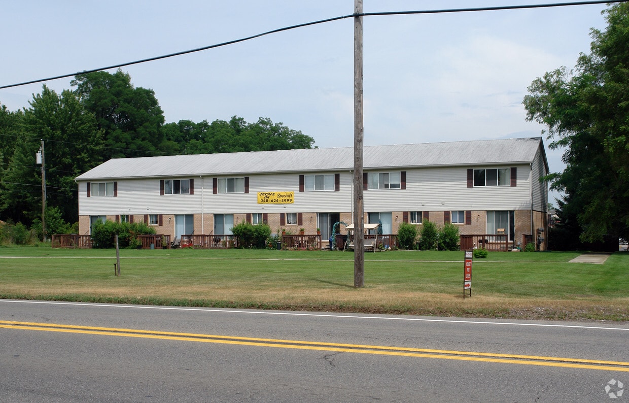 Hawk Lake Apartments Townhomes Walled Lake Hawk Lake Apartments Townhomes Walled Lake