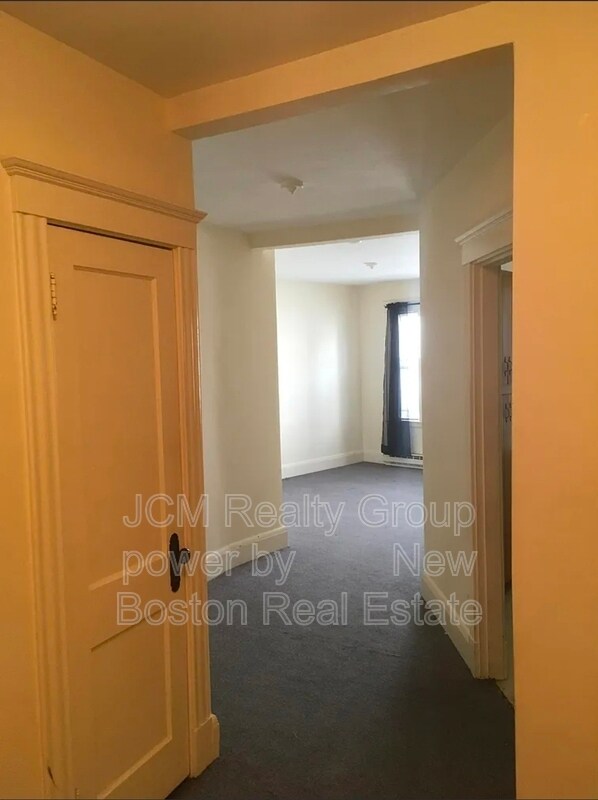 Building Photo - 203 Lewis St