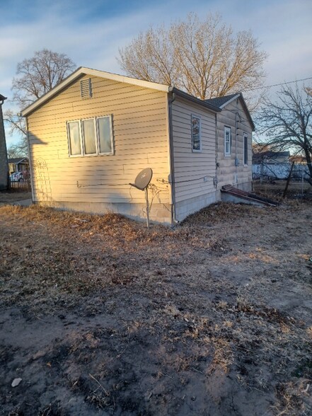 Building Photo - 539.5 S 1st St