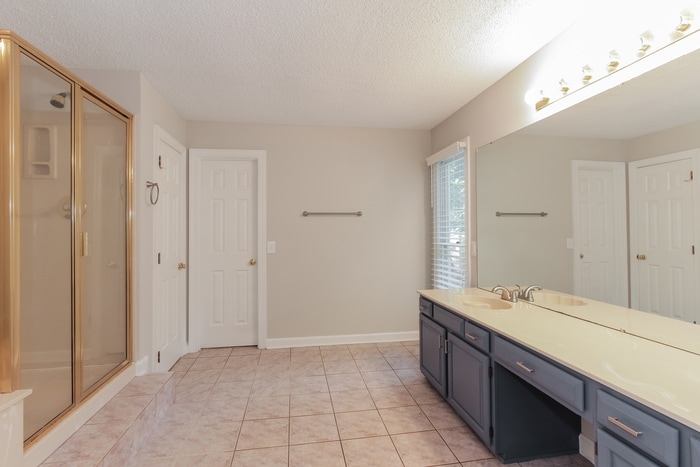Building Photo - 7408 Kinsmore Ln