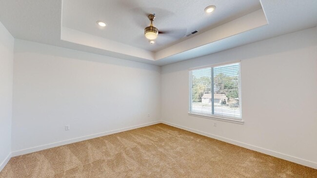 Building Photo - BEAUTIFUL 4-BEDROOM TOWNHOME FOR RENT