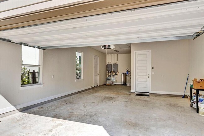 Building Photo - 2406 Sunset Vista Cir