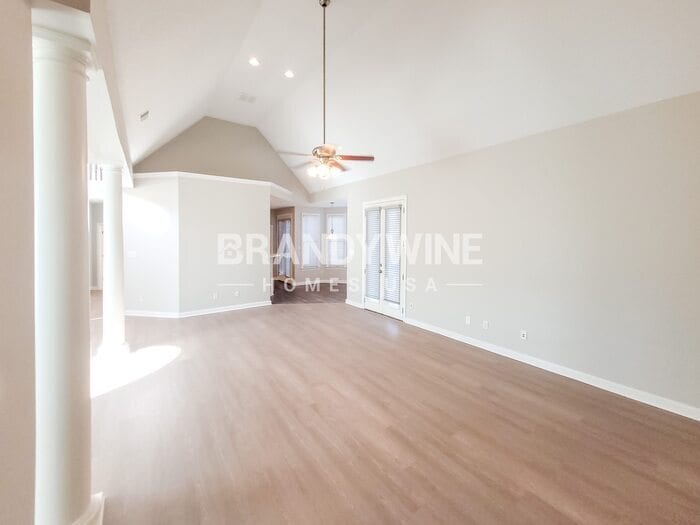 Building Photo - 9088 Fenmore Cove