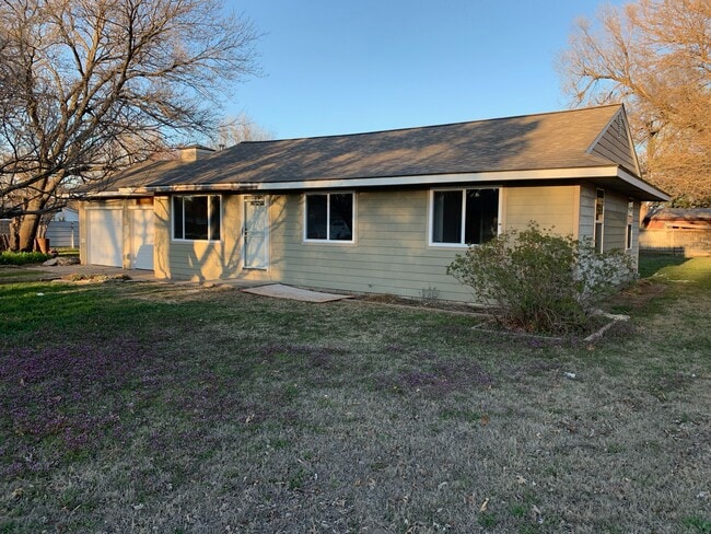 Primary Photo - 4530 S Laura St