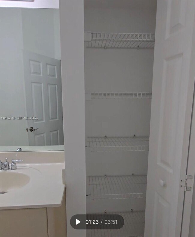 Building Photo - 4917 SW 141st Ave