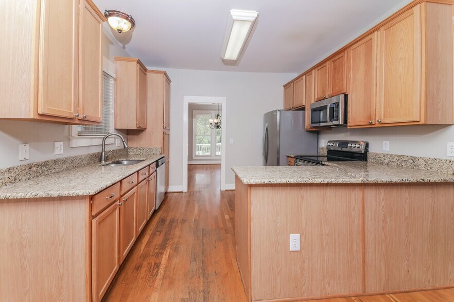Building Photo - 852 Stroud Cir