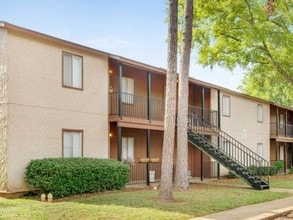 Building Photo - Chateau Royale Apartments