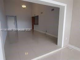 Building Photo - 9417 Fontainebleau Blvd