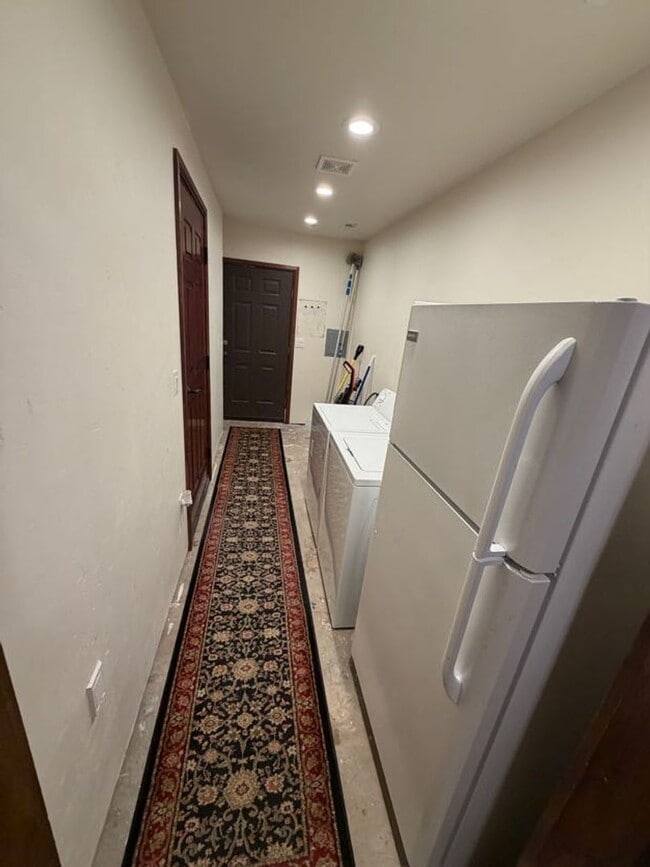 Building Photo - Beautiful Bountiful Home Near Temple & Mueller Park – Prime Location