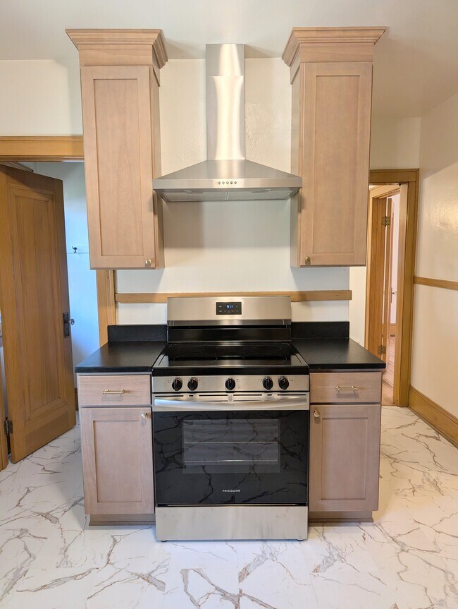Building Photo - 2344 N 68th St