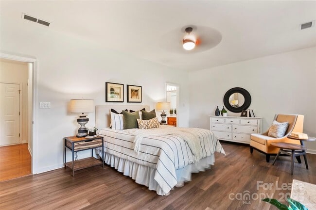 Building Photo - 2003 Red Carpet Ct