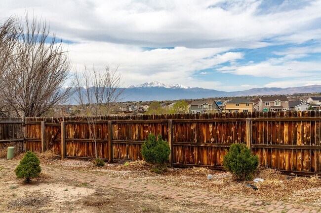 Building Photo - Single Family House for Rent - Claremont Ranch, Colorado