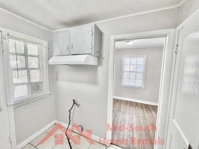 Building Photo - 2736 Dunn Ave