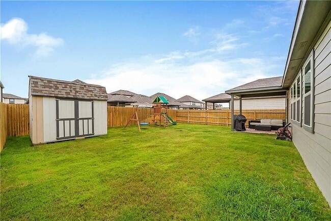 Building Photo - 112 Magna Ln