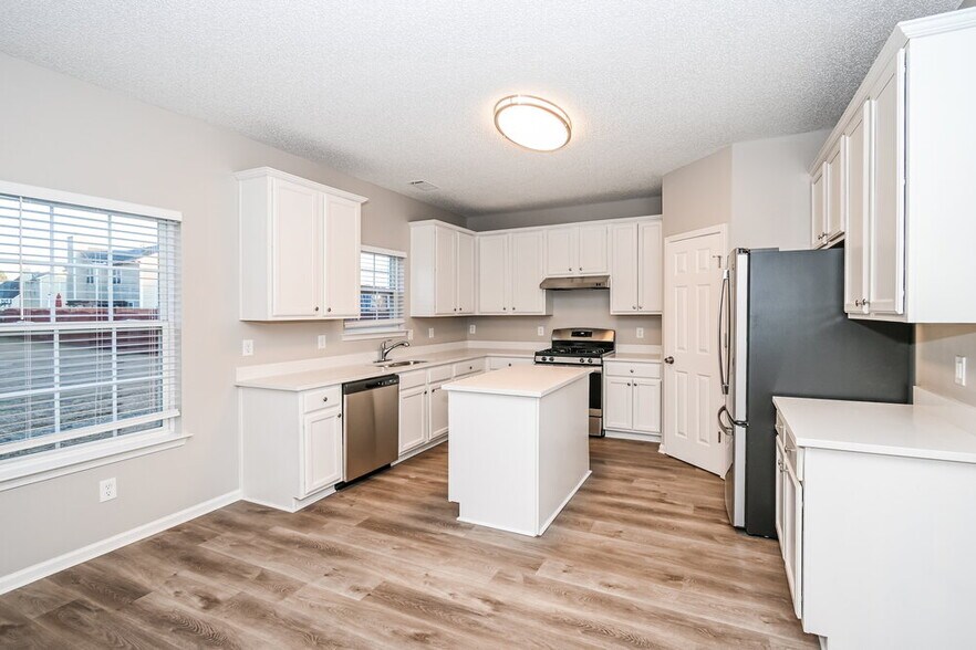 Building Photo - 6657 Delaware Bend