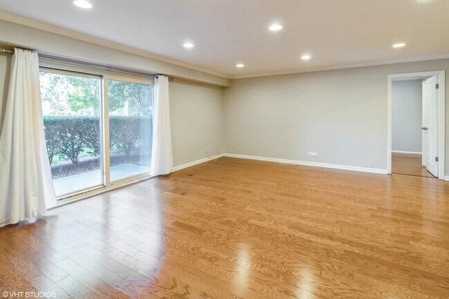 Building Photo - 700 Perrie Dr