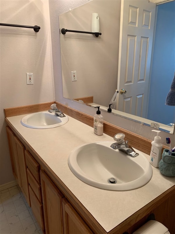 Building Photo - 355 Ruby Ln