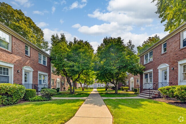 Building Photo - Maple Gardens Apartments