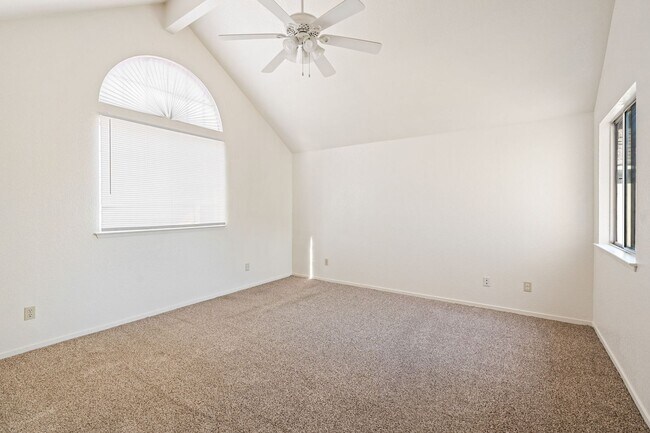 Building Photo - Beautiful 4BR/3BA  home in Clovis Schools District