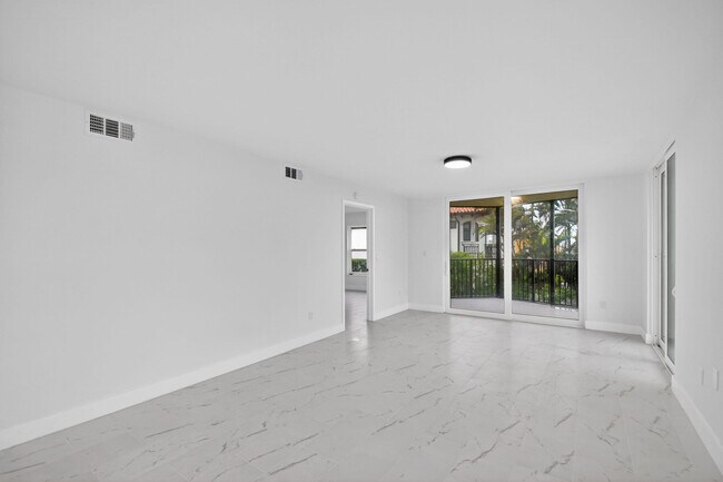 Building Photo - 896 N Federal Hwy