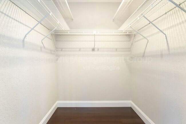 Building Photo - 1096 Azalea Ln