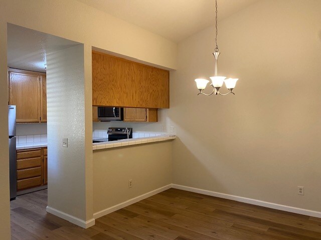 Building Photo - 1507 Woodlake Dr