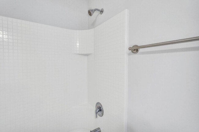 Building Photo - COMING EARLY JUNE 2026! (Pet Friendly)