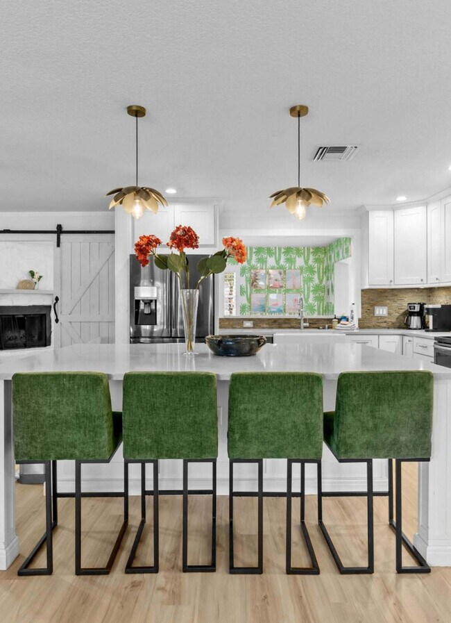 Building Photo - 12263 90th Ave