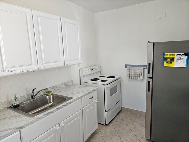 Building Photo - 145 SW 60th Ct