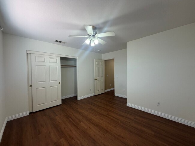 Building Photo - 1683 Falcon Peak St