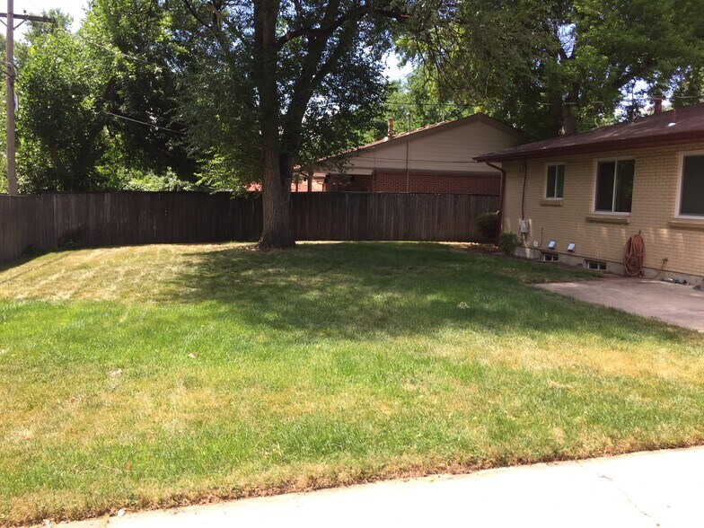 Backyard - 6898 Newman Street
